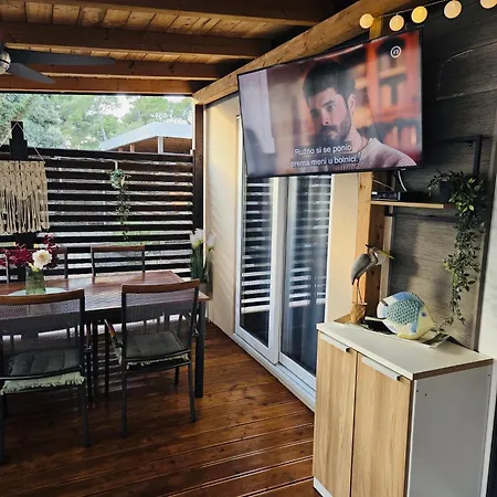 캠프장 Peponi Del Mar Ii 비오그라드나모루