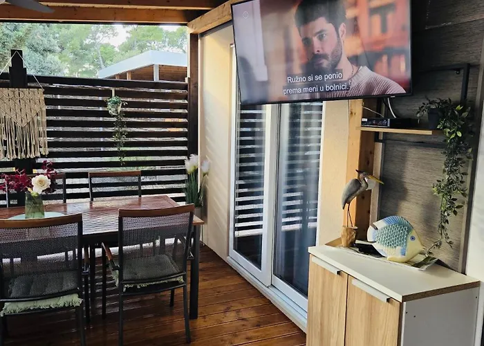 캠프장 Peponi Del Mar Ii 비오그라드나모루